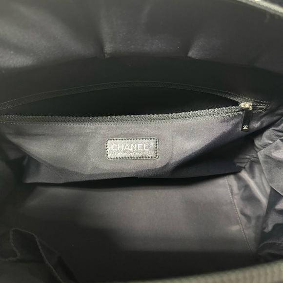 ❤️‍🔥NWOT HOST PICK $6K XL TOTE FULL INCLUSION - Picture 14 of 16